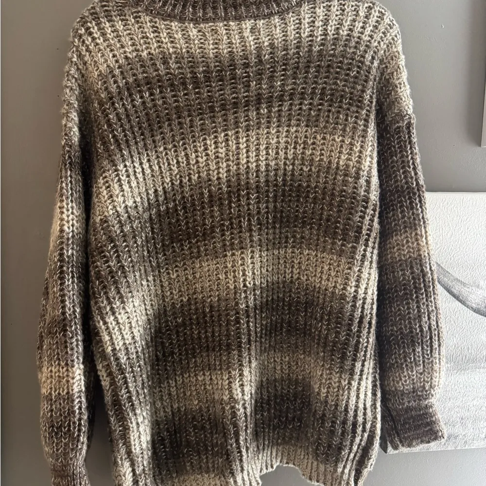 SO Brown and Cream Knit Sweater - Image 2
