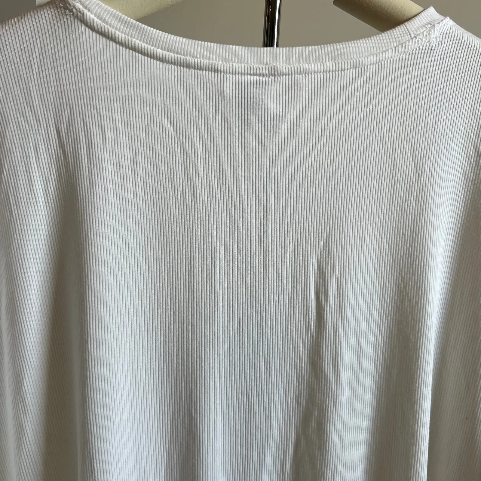 All in Motion Women's White Scooped Drapey Long Sleeve Top - Size Medium - NWT - Image 10