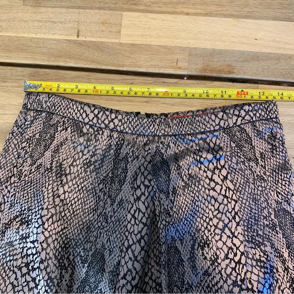 Twelve By Twelve Snake Skin Pattern Mini Skirt S - Image 3