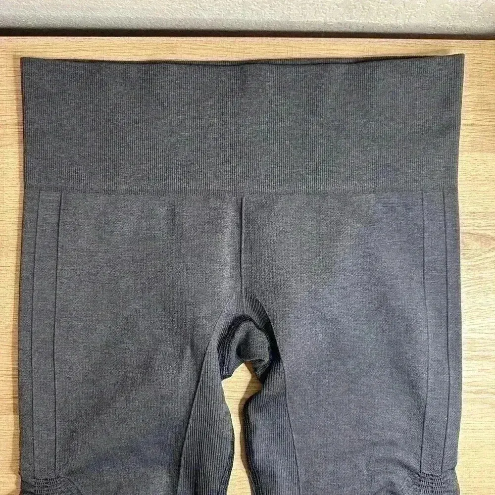 Lululemon In The Flow Crop Heathered Deep Coal Sz 6 - Image 5