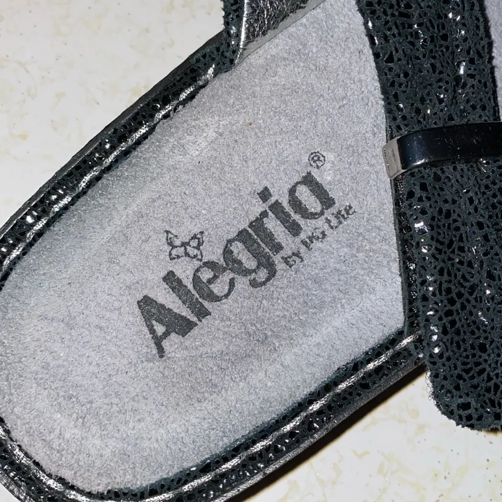 ALEGRIA P.G. lite leather “Karmen” velcro closure sandal metallic SZ 7 1/2 to 8 - Image 6