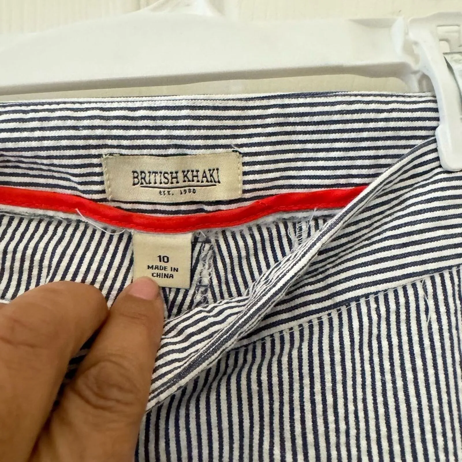 British Khaki tripped Capri Pants -‎ size 10 - Image 3