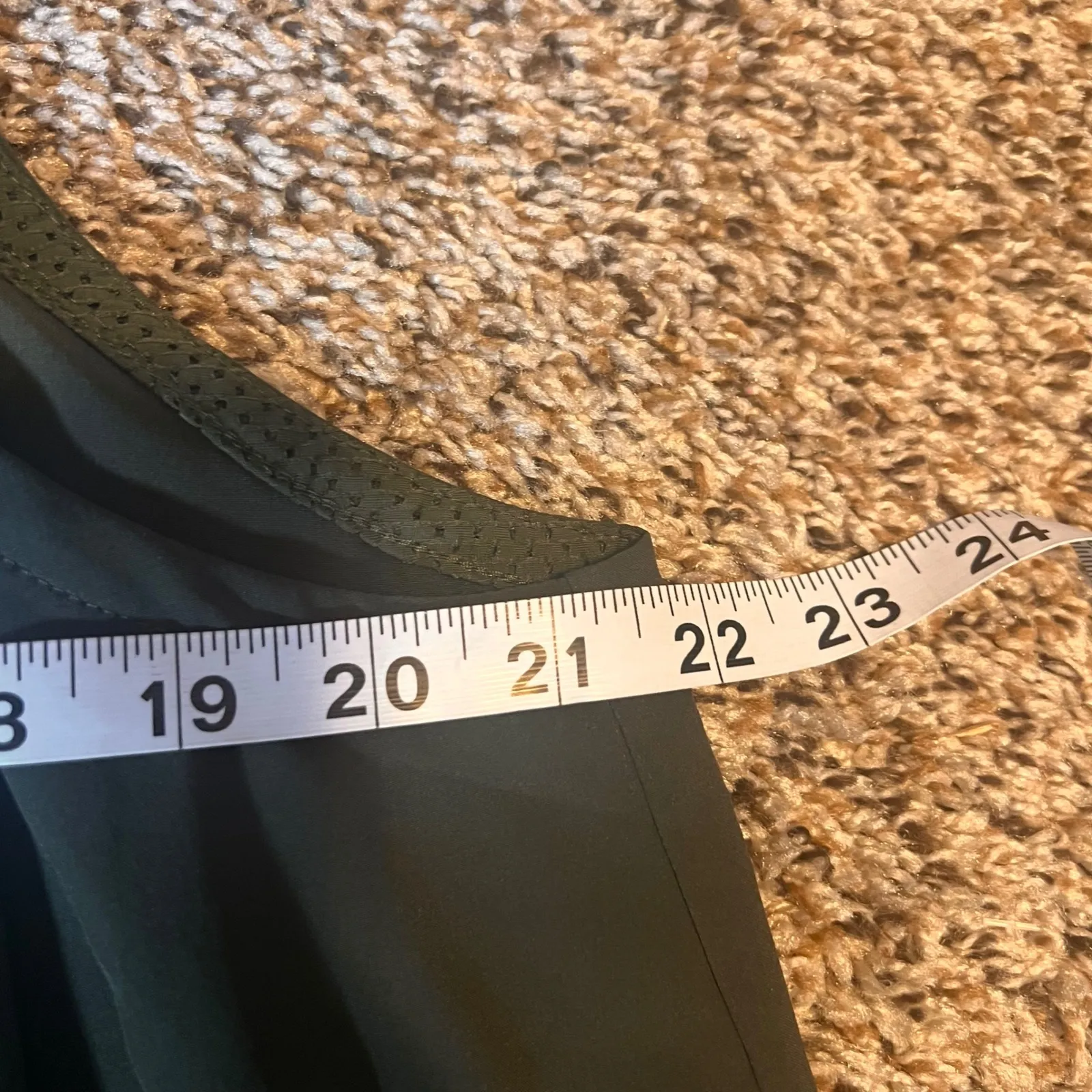 Under Armour Tank Top Sleeveless Athletic Activewear Olive Green Yellow Trim M‎ - Image 3