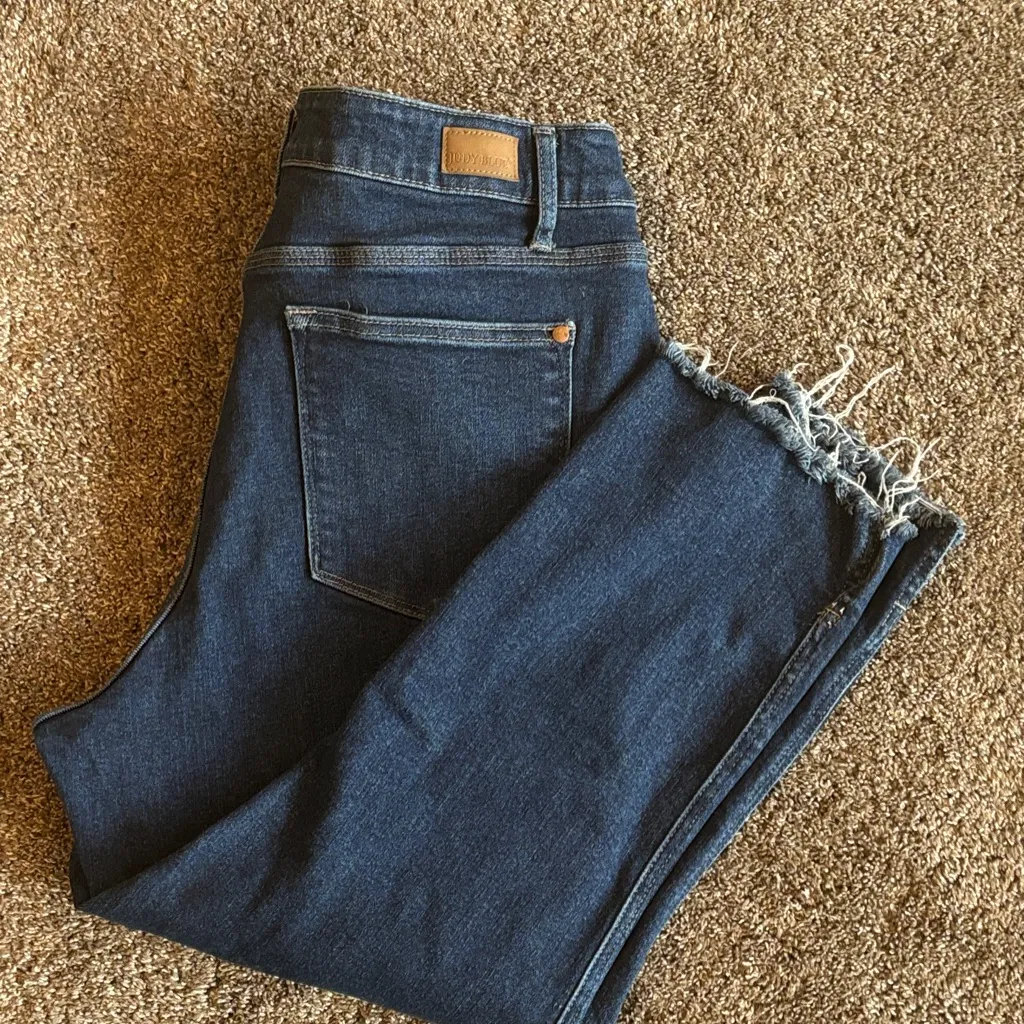 Judy Blue Midnight Cropped Jeans - Image 5