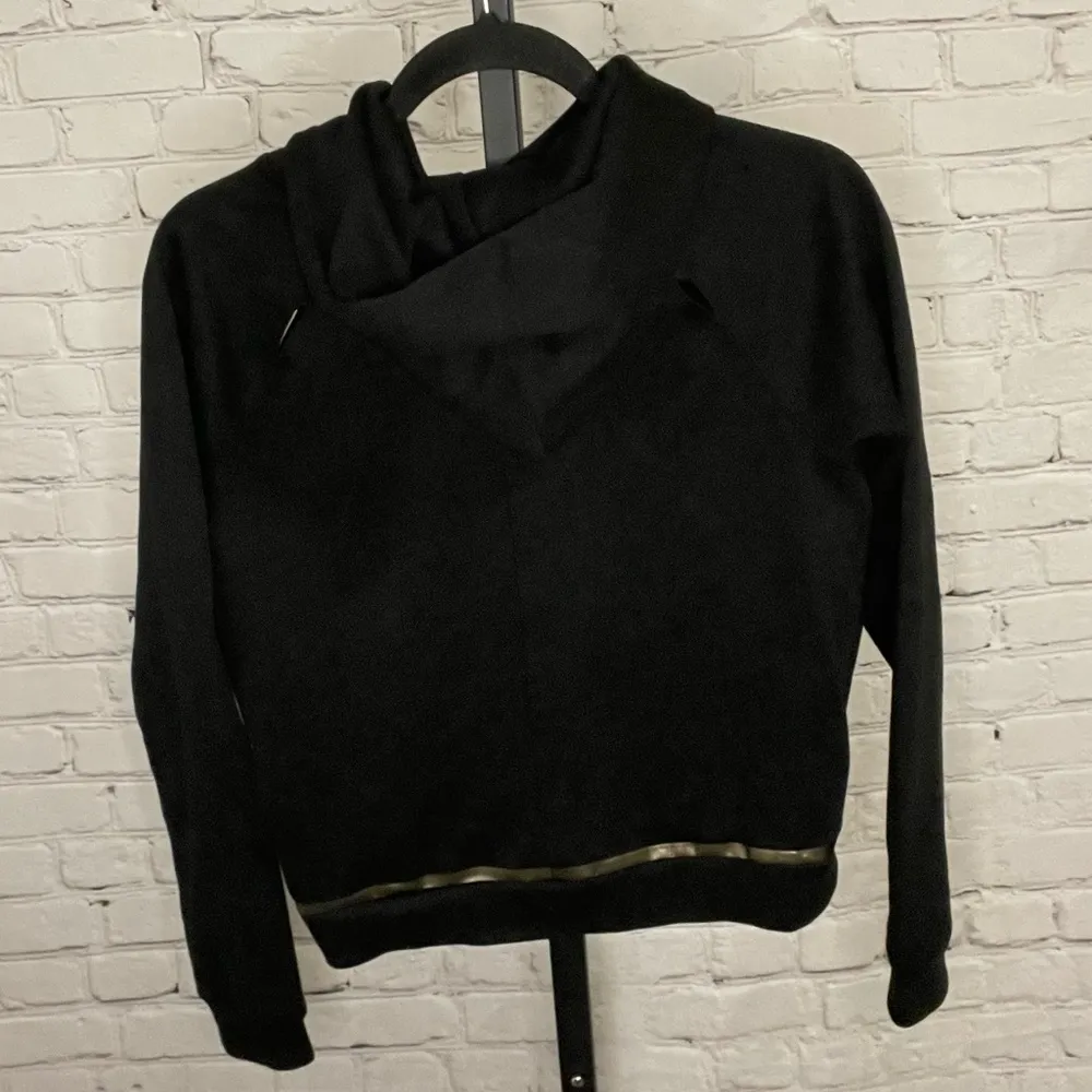 Asics Black Cropped Hoodie with Open Slit Shoulder Insert Detail Size Medium - Image 2