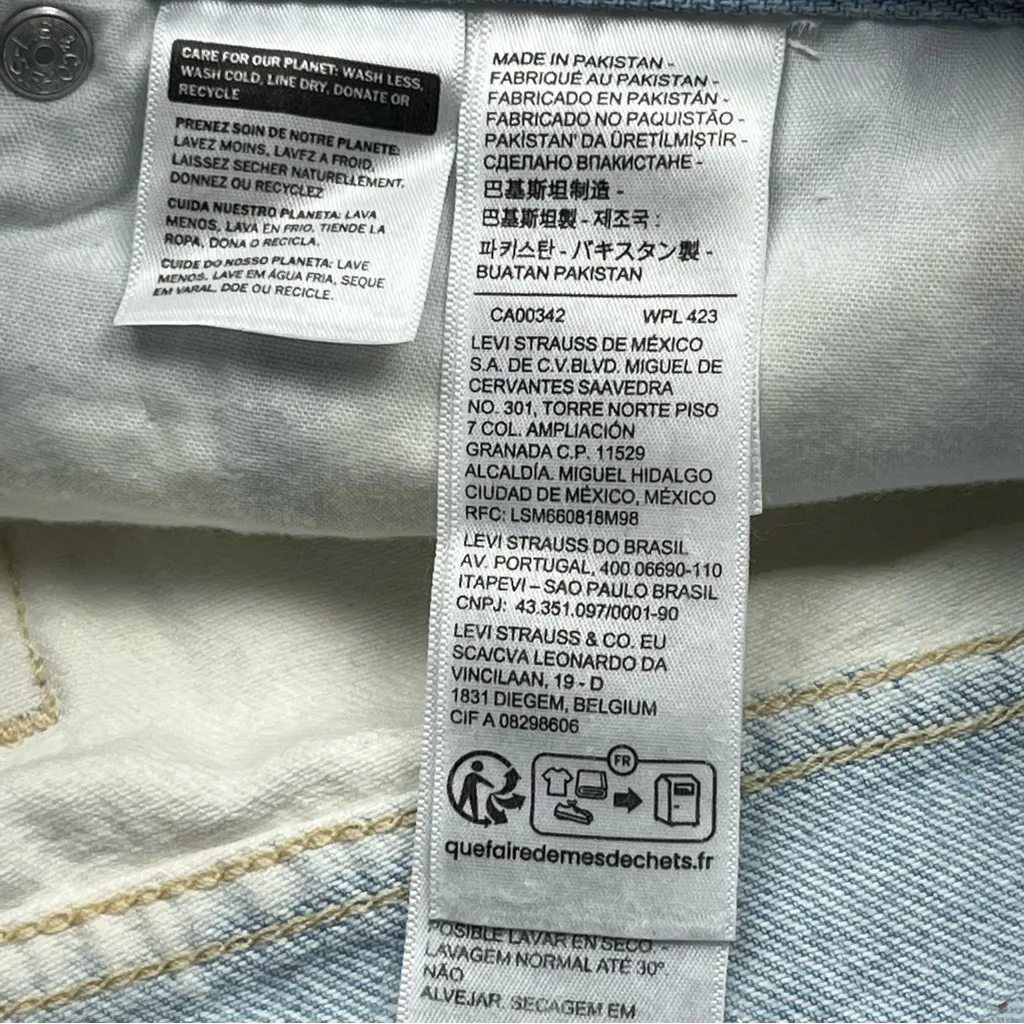 Levi's High Waisted Mom Denim Jean Cut-Off‎ Shorts Womens Size 30 Blue White NEW - Image 4