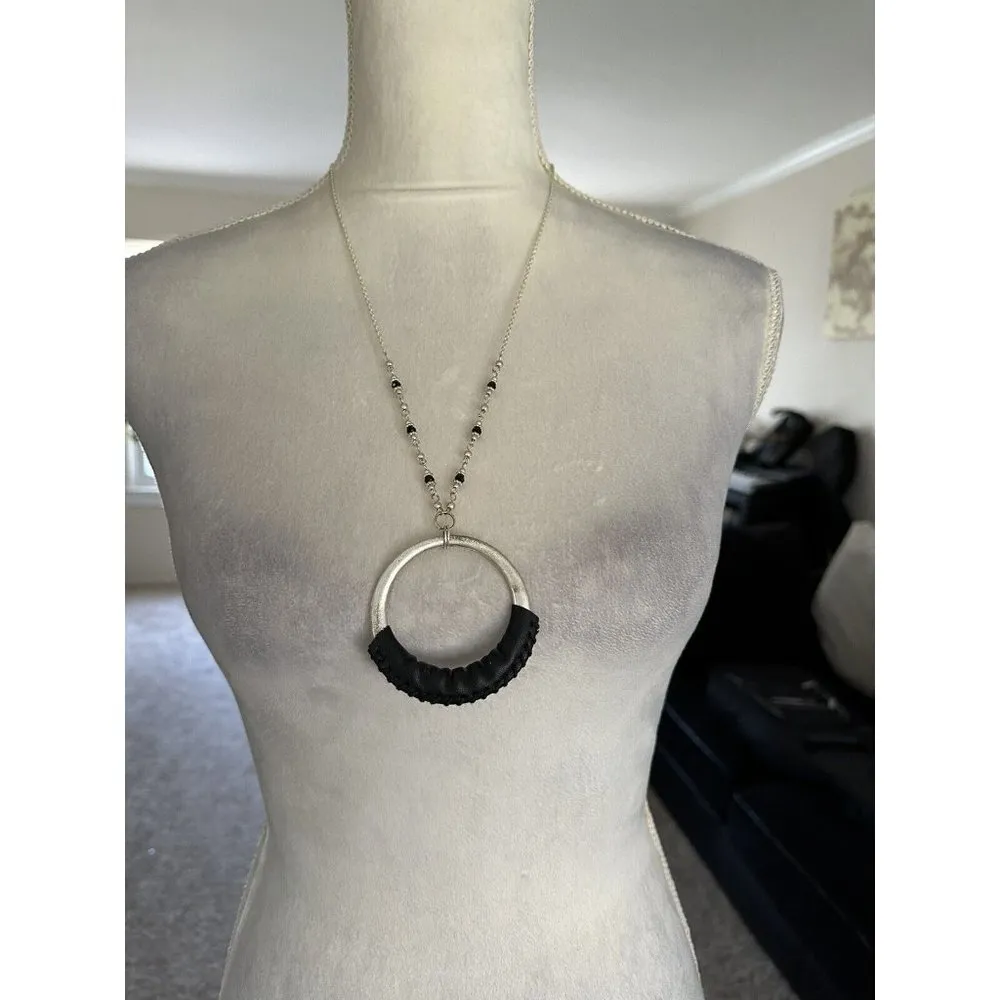 1946 brushed silver tone Black leather Cord Pendant chain necklace Silver Black - Image 3