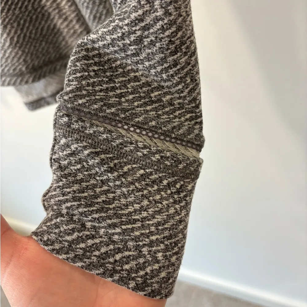 Lululemon Outrun 1/2 Zip Heathered Grey Pullover Jacket Athleisure Running Gym - Image 7