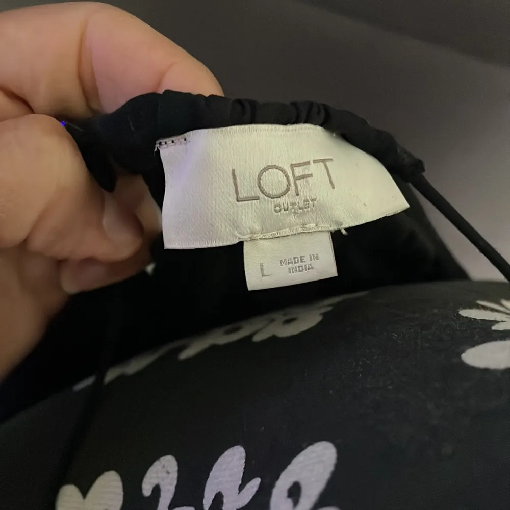 LOFT OUTLET Black & White Embroidered Tank Top Size Large - Image 7