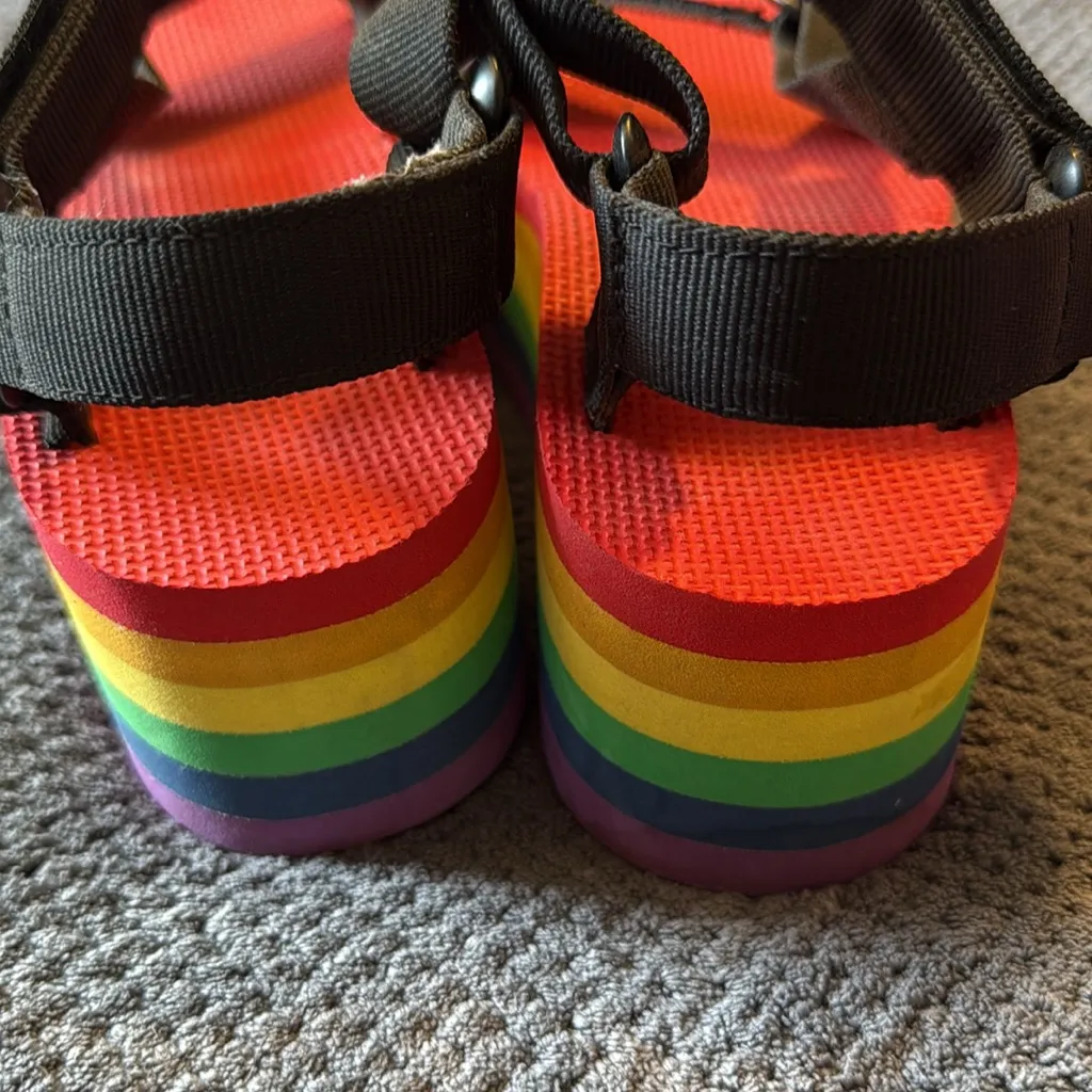 Teva All Gender Flatform Universal Rainbow Pride‎ sz 6 - Image 5