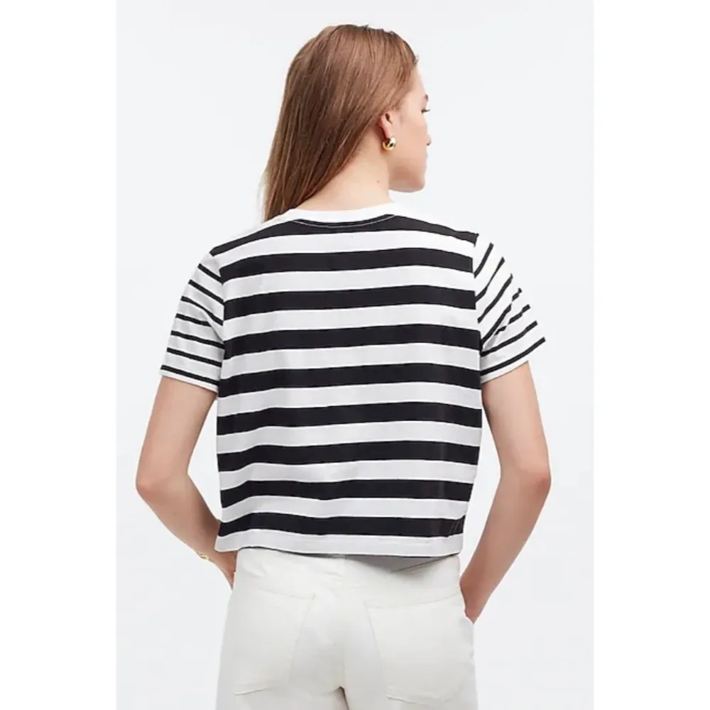 Madewell Softfade Cotton Boxy-Crop Tee Black White - Image 6