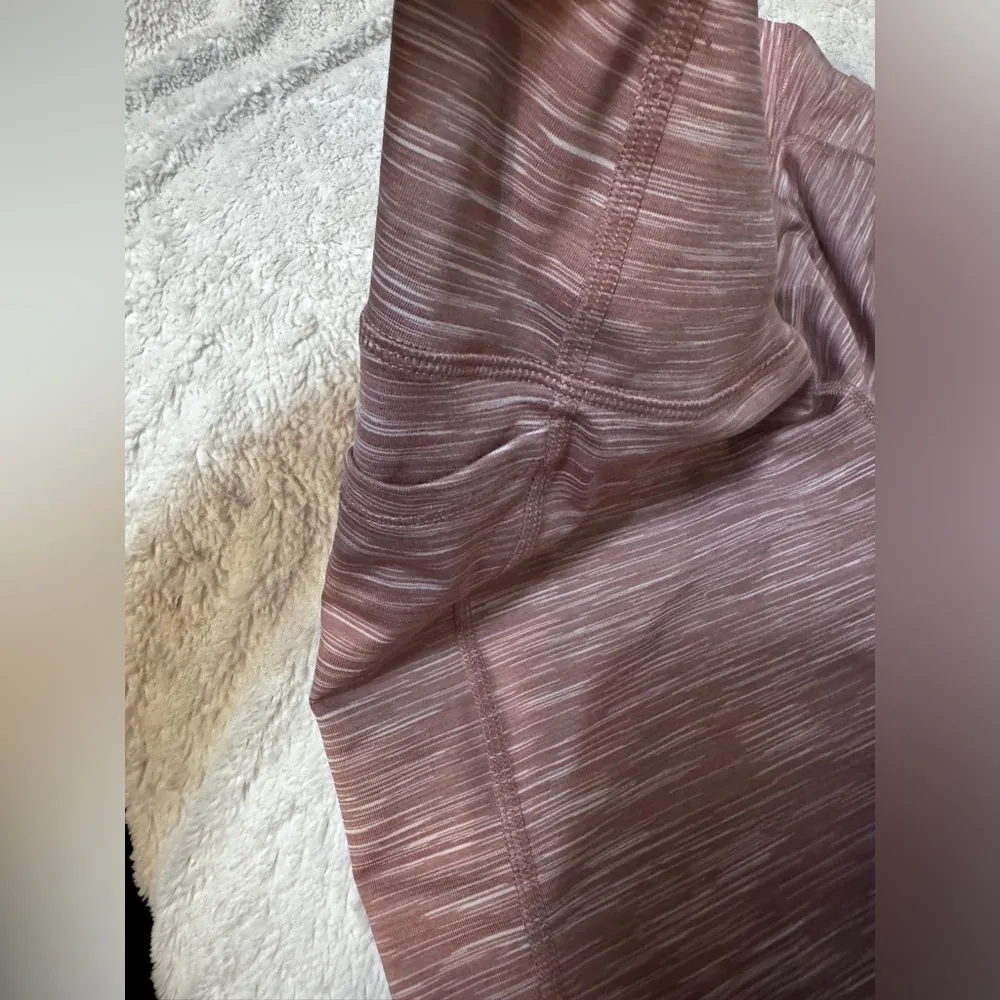 Old Navy  Elevate Capri Leggings! XL - Image 3