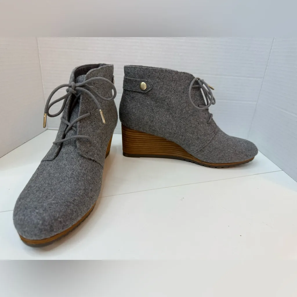 NEW Dr. Scholl's Wedge Booties size 9 Gray - Image 6