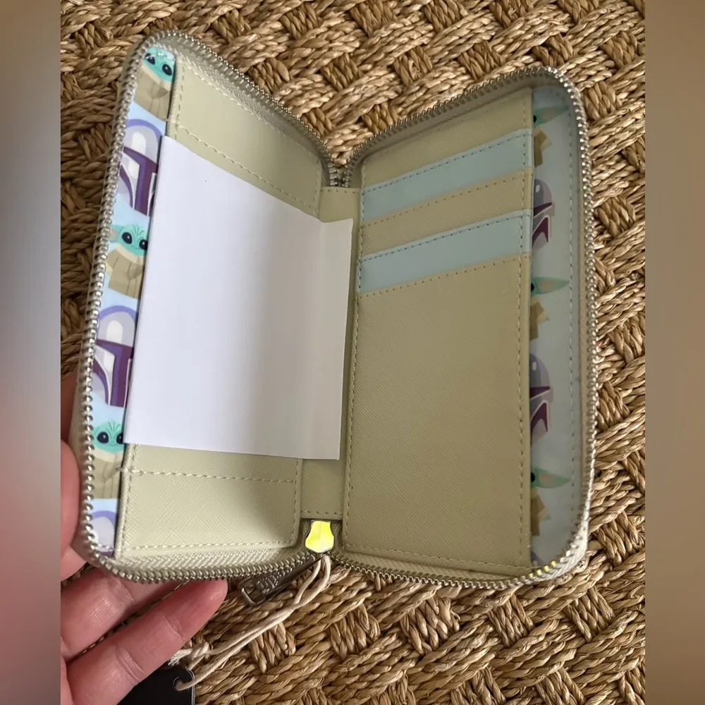NWT Loungefly The Mandalorian Grogu Stone Glow in the Dark Wallet - Image 5