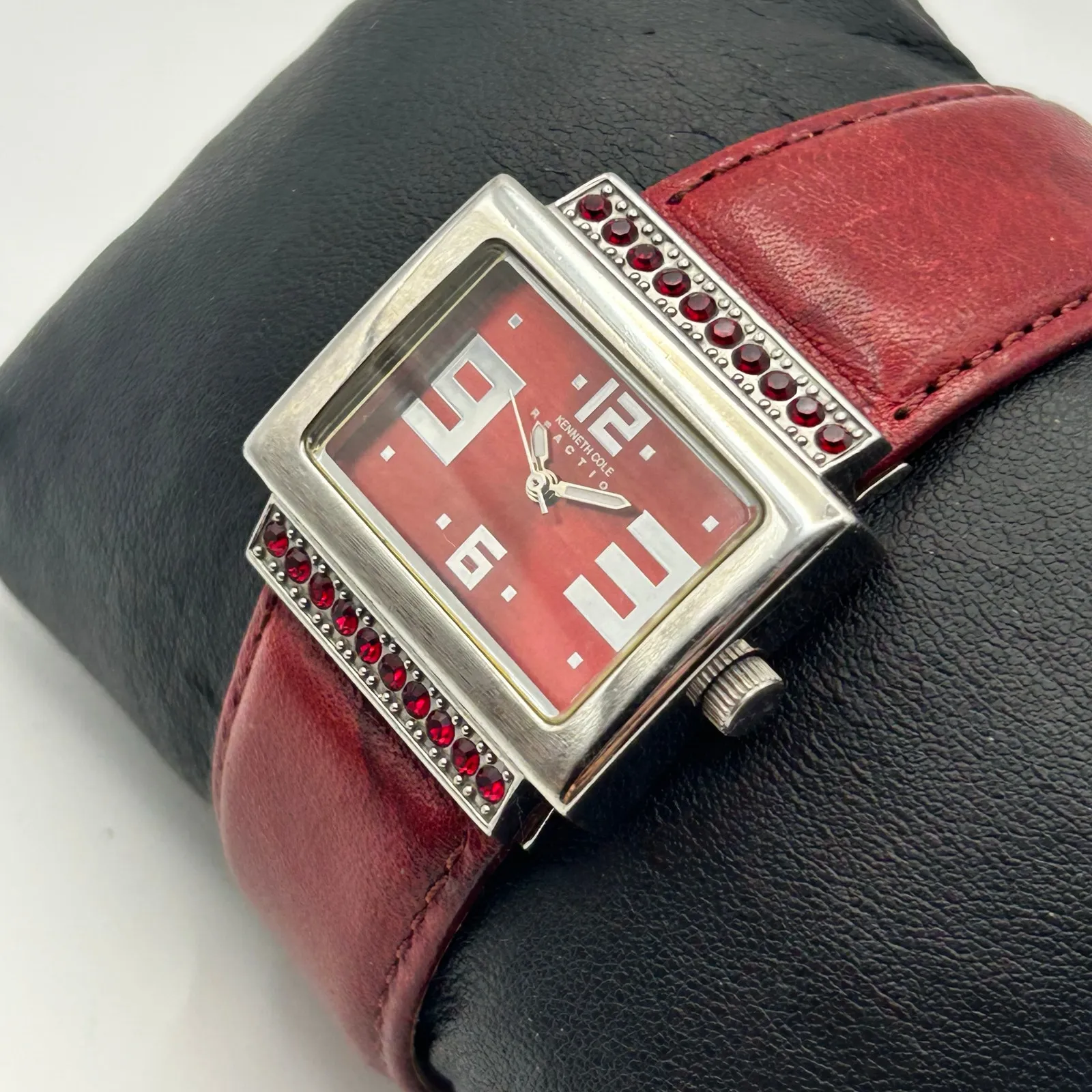 Kenneth Cole Reaction Red Silver Women’s Fashion Watch - Image 2
