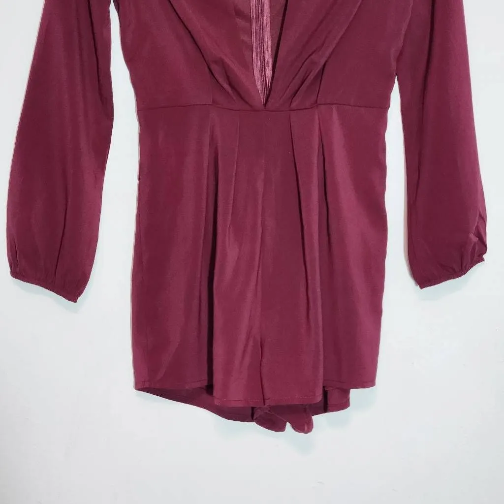Tobi Oxblood Long Sleeve Short Romper with Deep V-Neck Size Small - Image 4