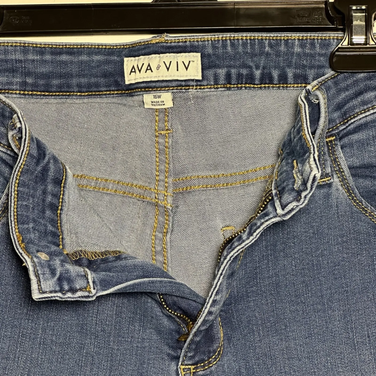 AVA & VIV Women's Blue Wash Denim Jeans Size 16W Skinny Fit Stretch - Image 3