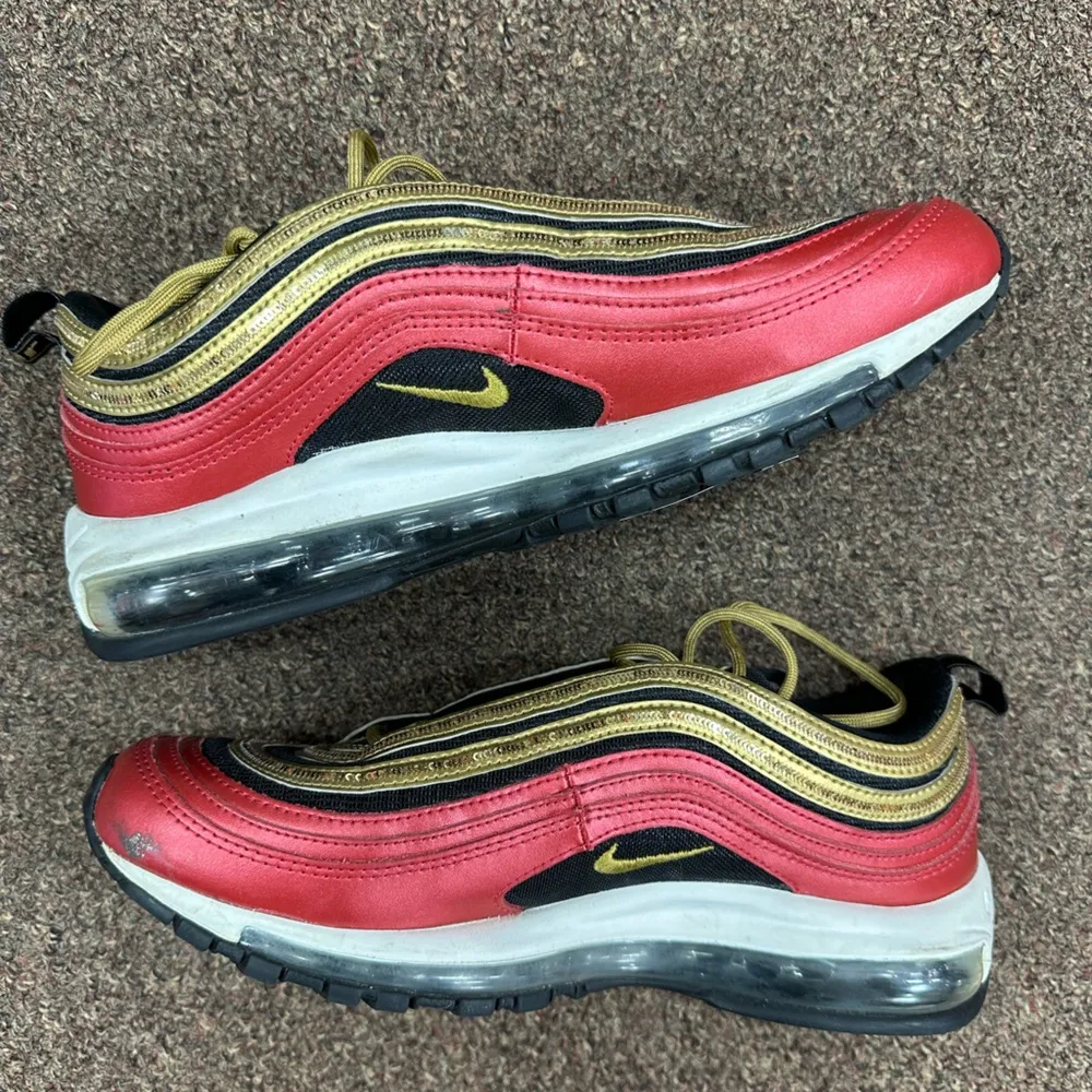 Nike Sneakers - Image 2