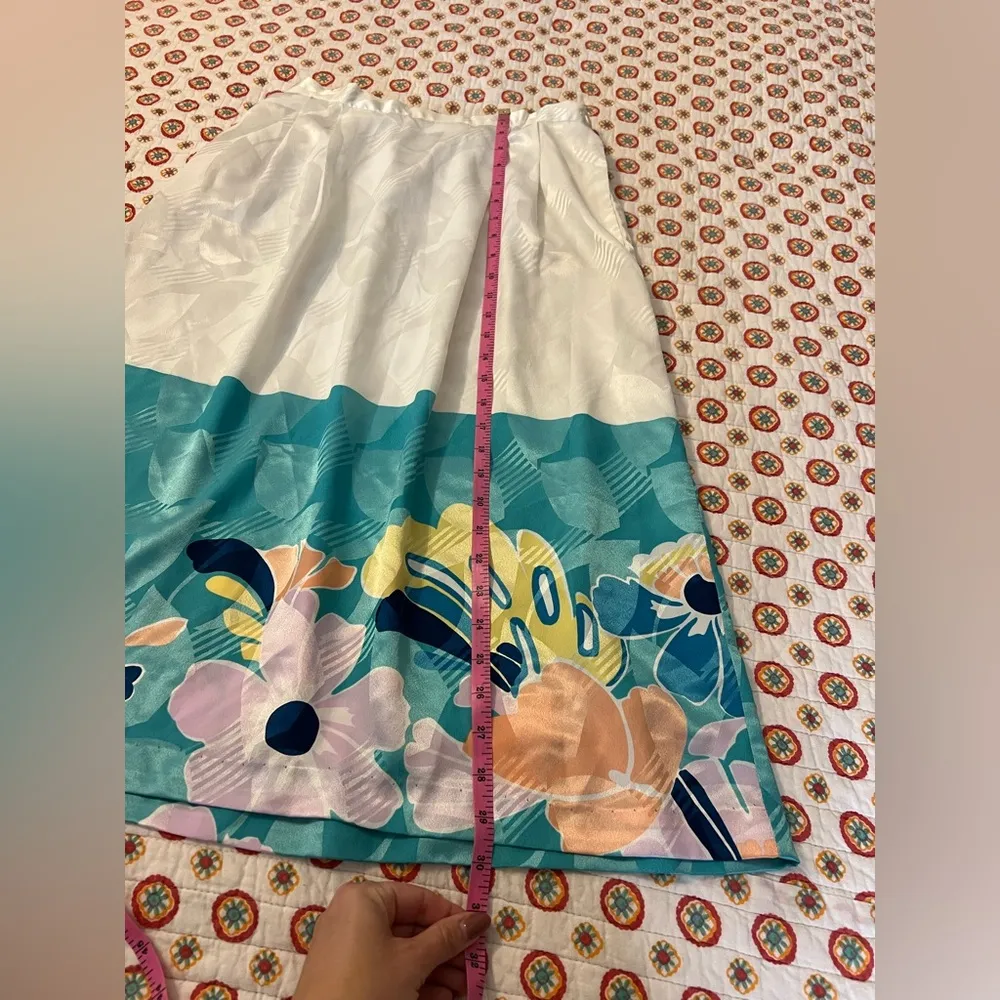 EUC Vintage 70s Iridescent Floral Asian Midi Skirt Size 10 White - Image 7