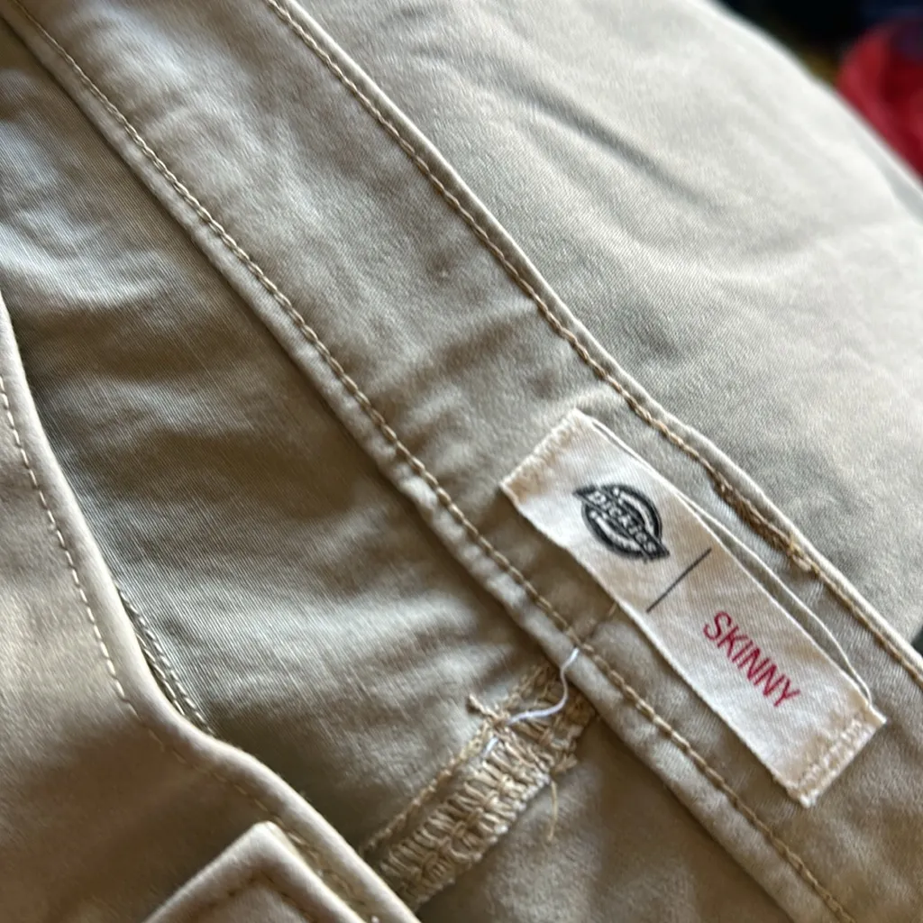 NWT Dickie's Perfect Shape Skinny Fit Capri Pants In Rinsed Oxford Stone - Image 7