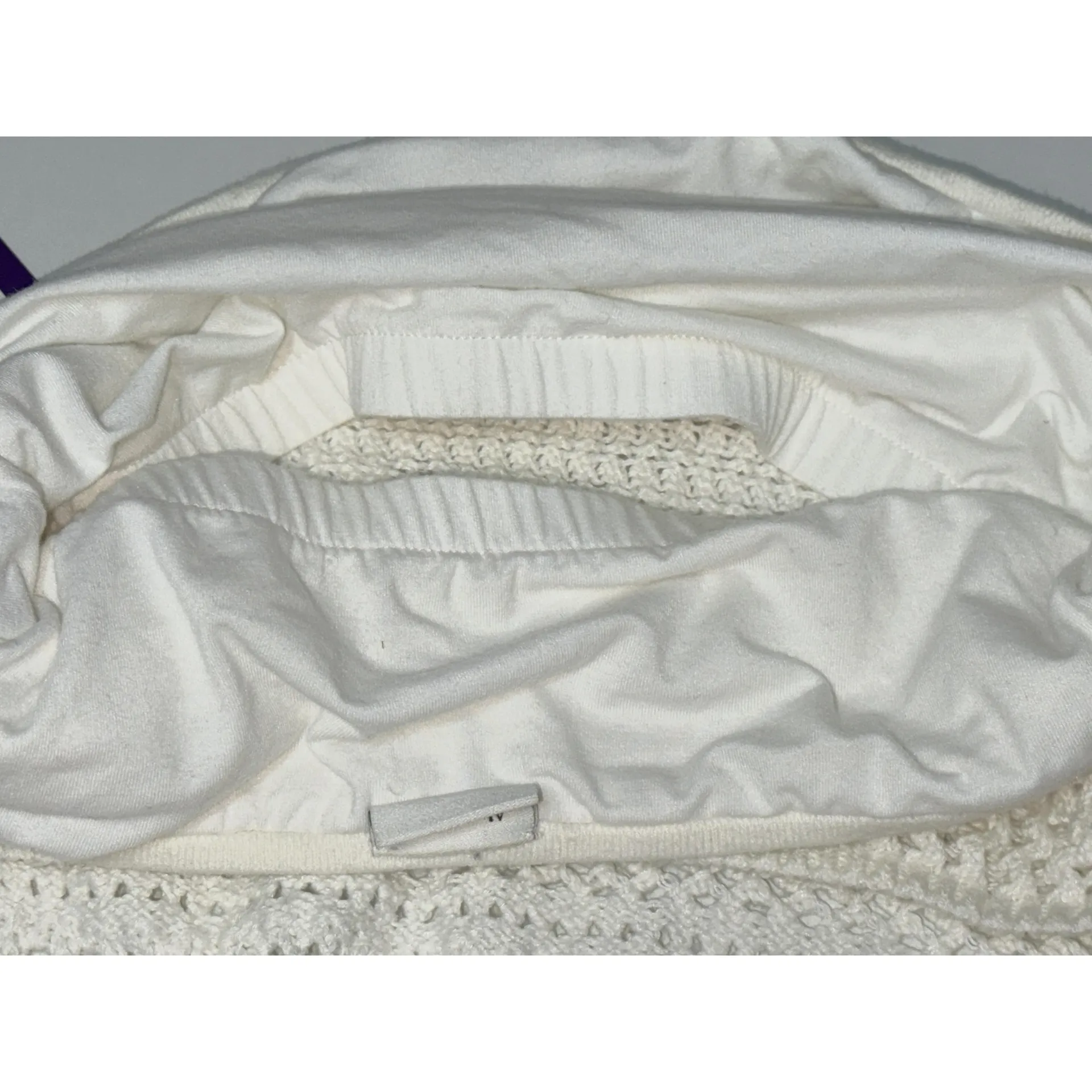 NEW Abercrombie & Fitch White Crochet Knit Cropped Halter Top Crop Top Size M - Image 5