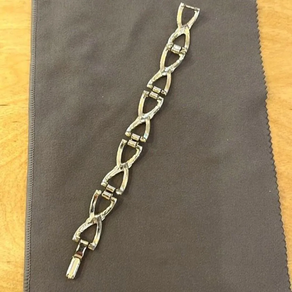 Womens Textured Bow Link Fold Over‎ Clasp Bracelet Goldtone Gold - Image 2