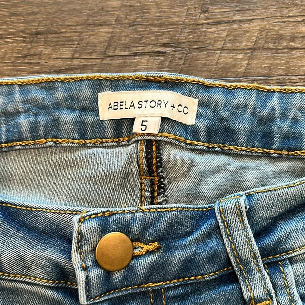 Abela Story & Co. 5 Light - Image 2