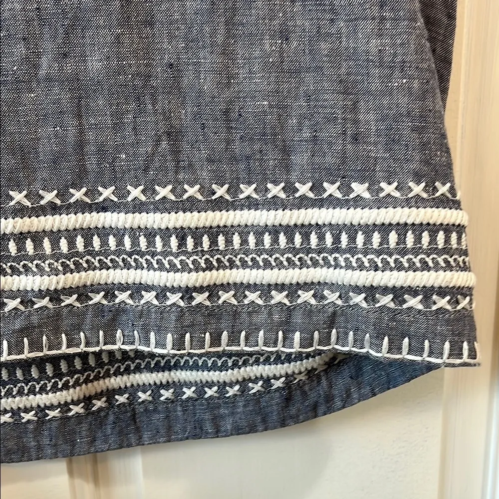 Sigrid Olsen 100% Heathered Blue Linen Blouse w/ White Embroidery - Size Small - Image 4