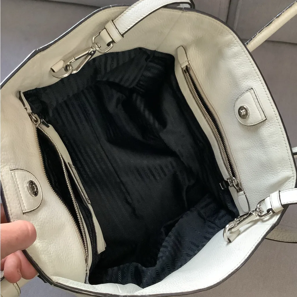 ELEGANT 💫 PRADA 💫genuine leather tote bag ☀️☀️ - Image 4