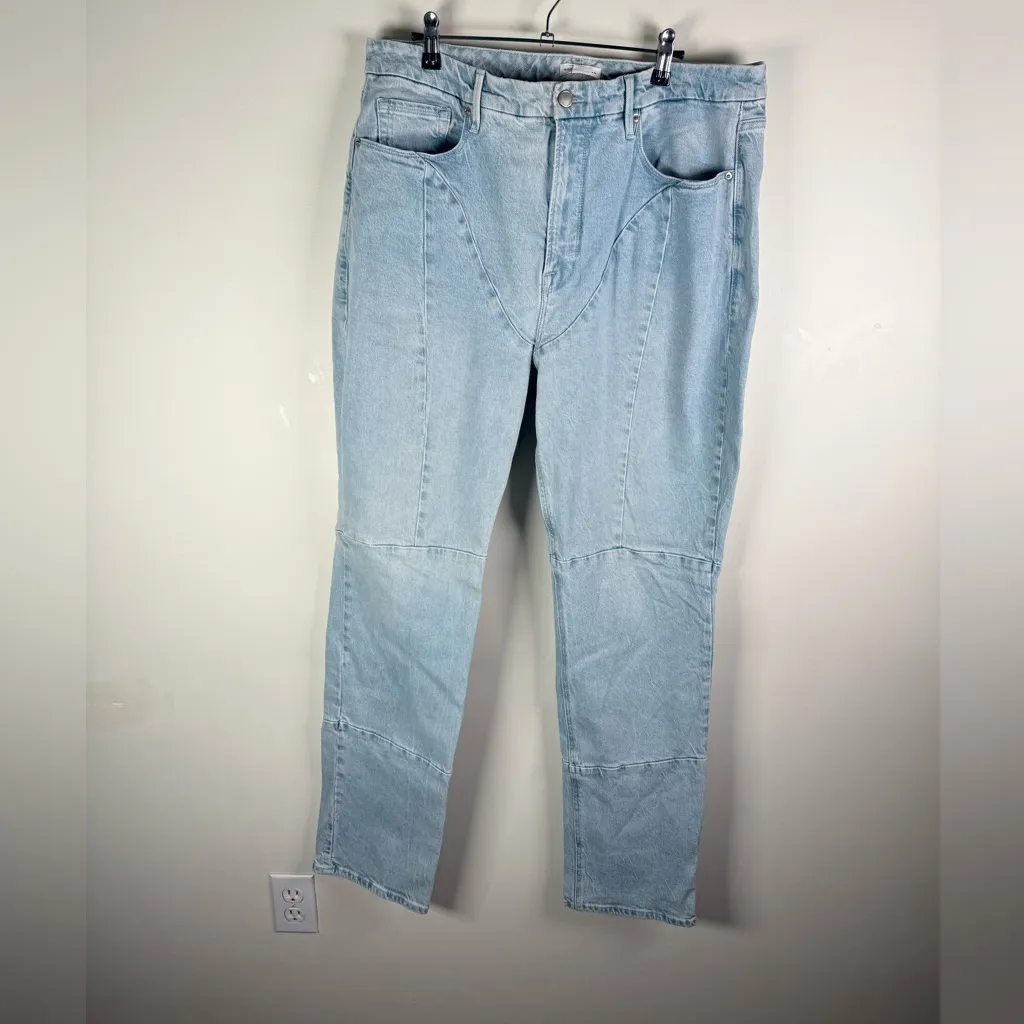 Good American Light Wash Sculpted Seam Straight Leg Jeans - Image 2