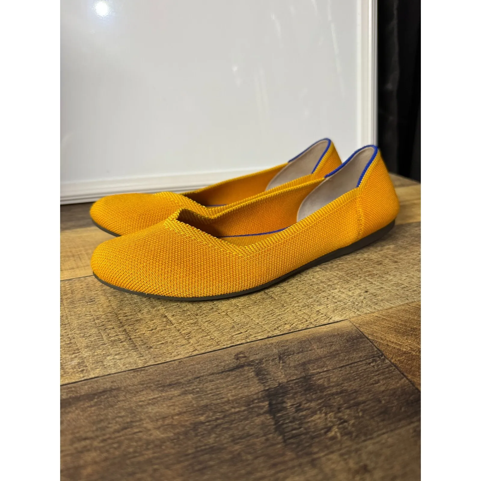 Rothys Lemon Drop Yellow Round Toe‎ Flats Women Sz 8.5 Shoe Preppy Retired - Image 2