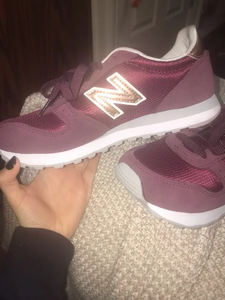 New Balance Women’s Sneaker 311v1 - Image 4