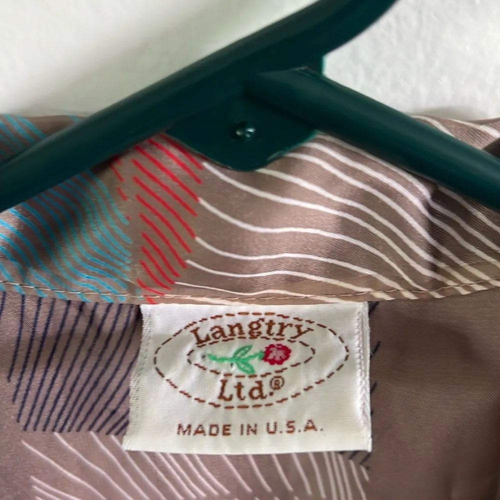 Vintage purple Langtry Ltd. short sleeve button down top in a abstract pattern Silver - Image 3