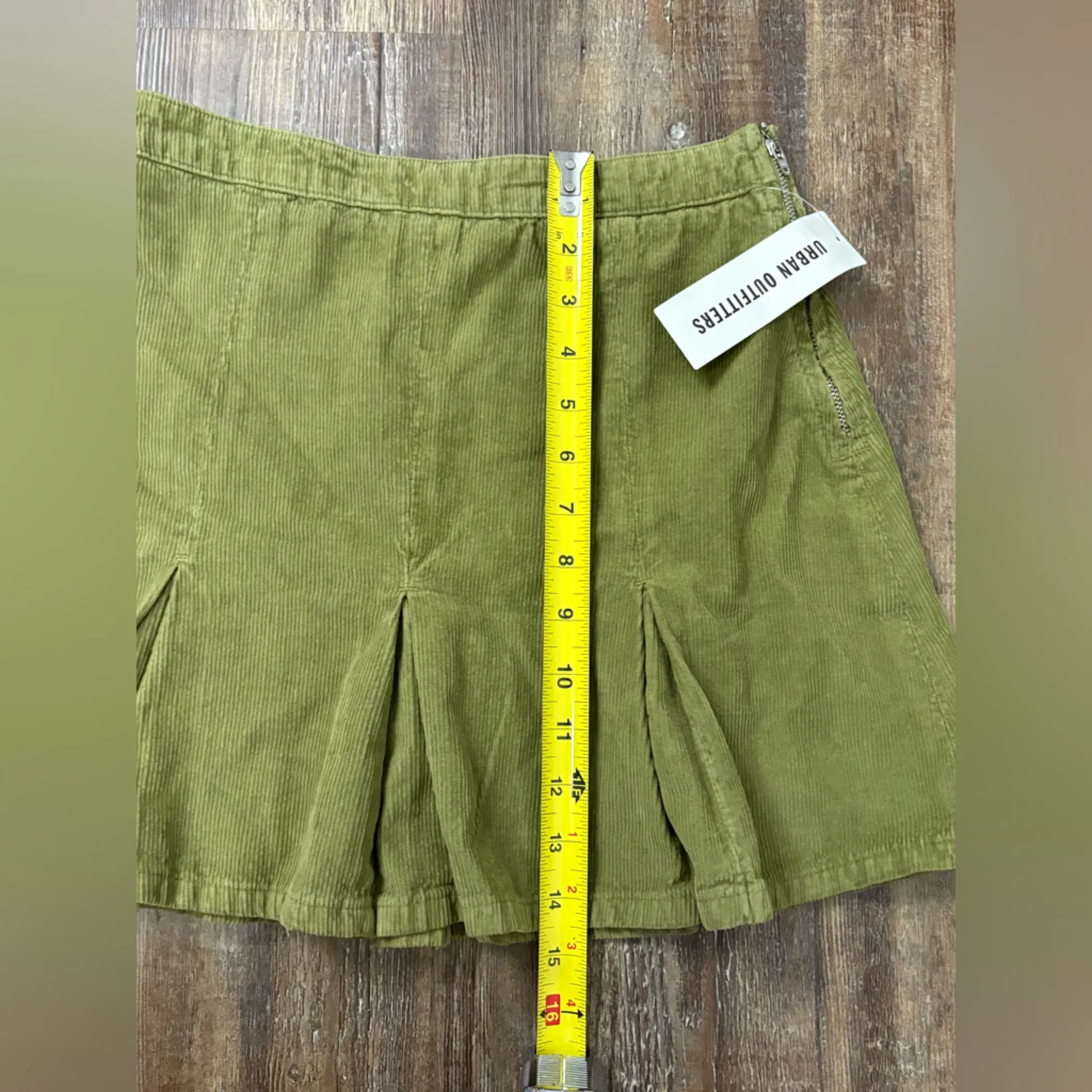 BDG Urban Outfitters Green Pleated Corduroy High Waisted Mini Skirt Size Medium - Image 6