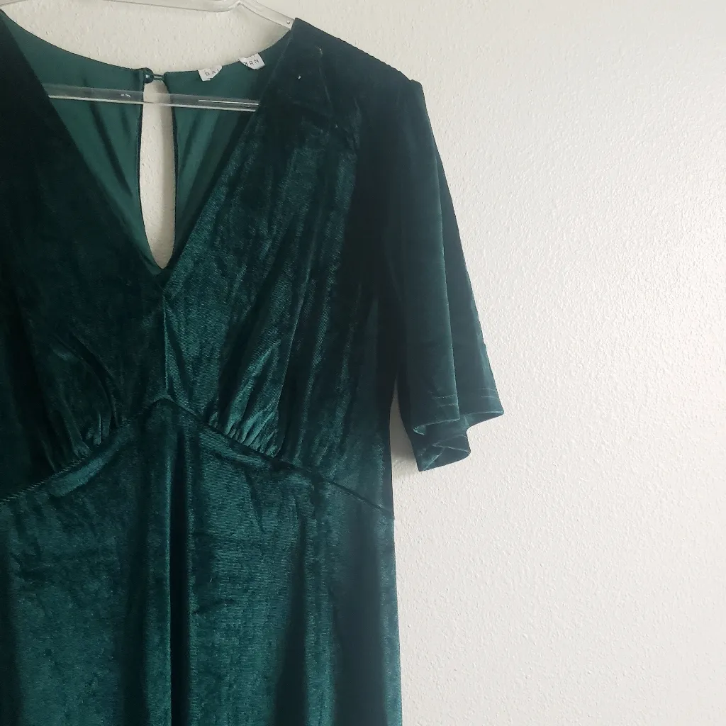 Baltic Born Vivian Velvet Maxi Dress Short Sleeve New Without Tags - Image 5