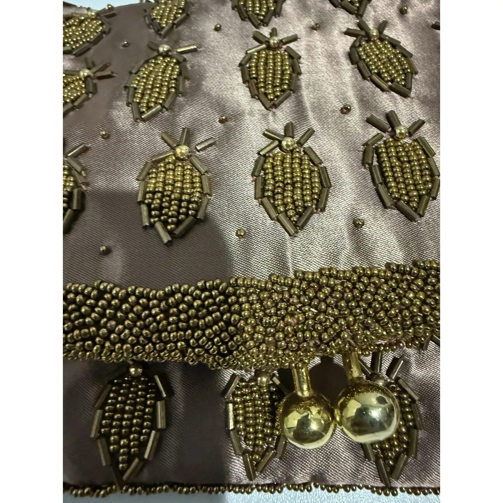 Vintage 40's or 50s Old Hollywood Carpet Gold Silk Beaded Glam Clutch Purse Y - Image 4