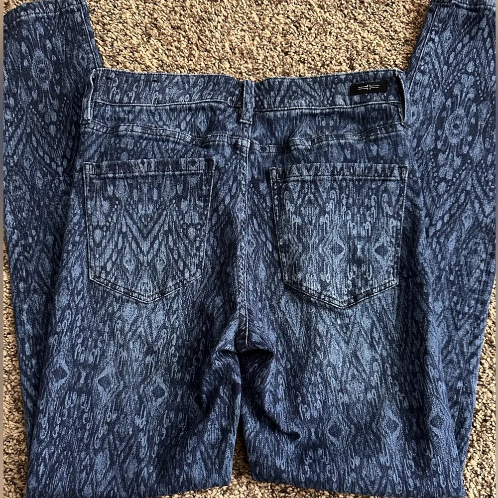 Liverpool Los Angeles “the skinny” Jean in blue Aztec print - size 6/28 - Image 6