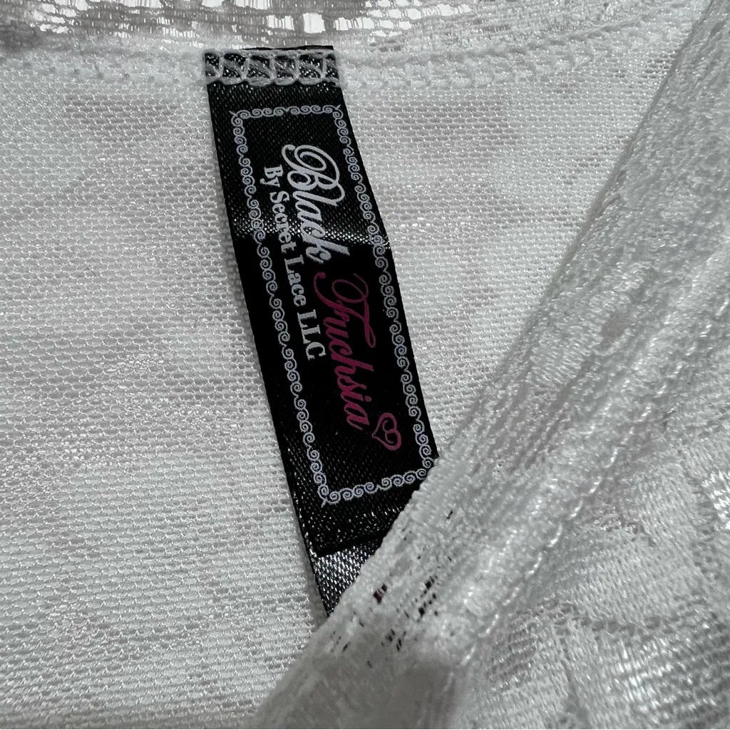 Delicate White Lace Chemise with Floral Pattern :Box OW3: Size M - Image 7