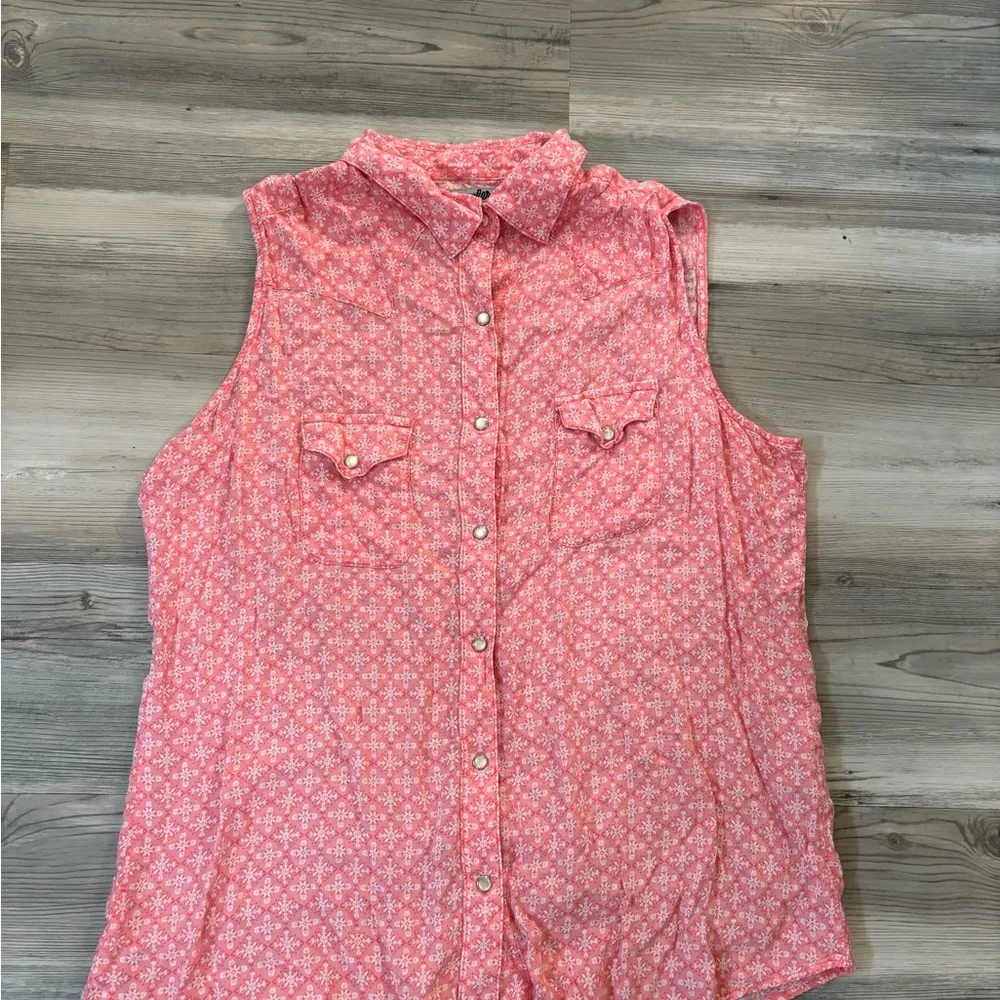 Wrangler/ Wrancher Shirt Size Large, sleeveless with pearl snap buttons - Image 5