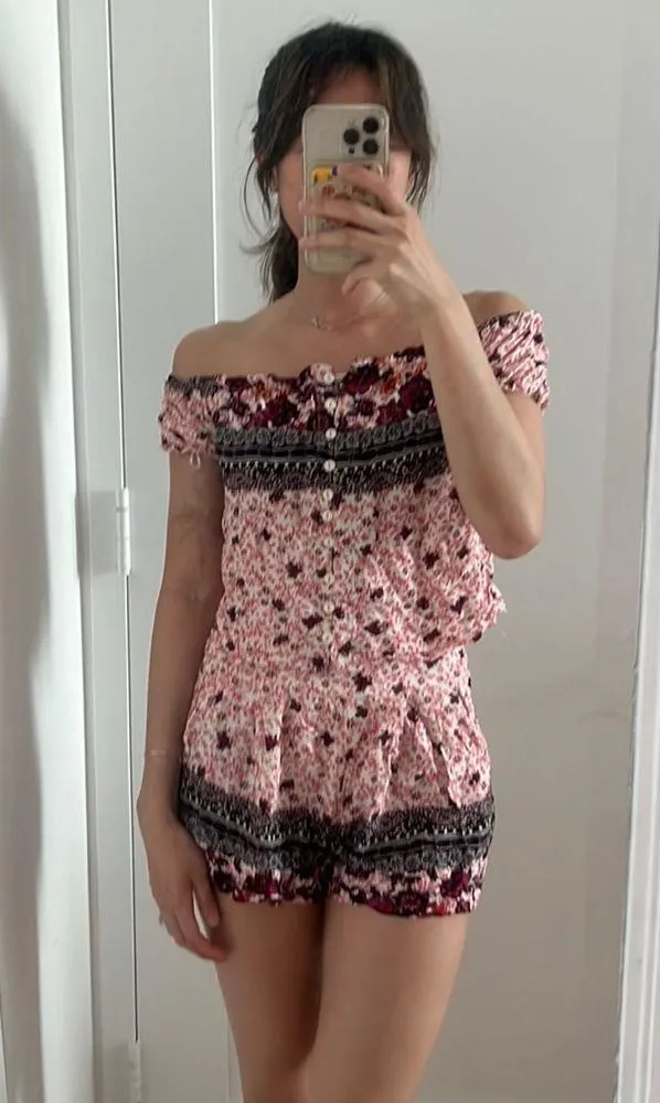 SET NWT LF Seek the label floral print crop top and shorts set - Image 2