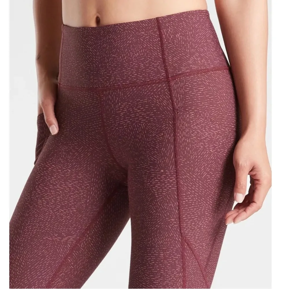 Athleta Salutation Stash Pocket Rainwater Tight in Antique Burgundy size XS - Image 3