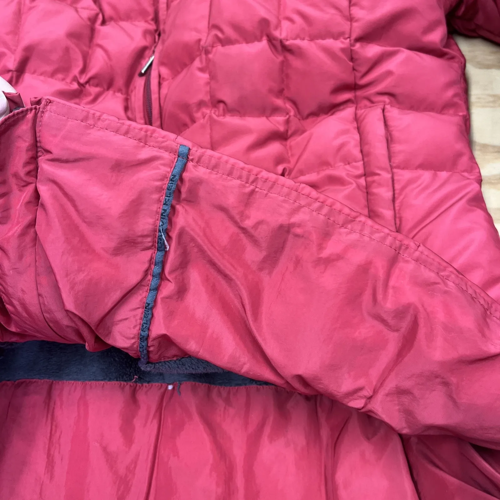 Calvin Klein Down Lined Puffer Jacket Hooded Women's Medium Red - Image 14