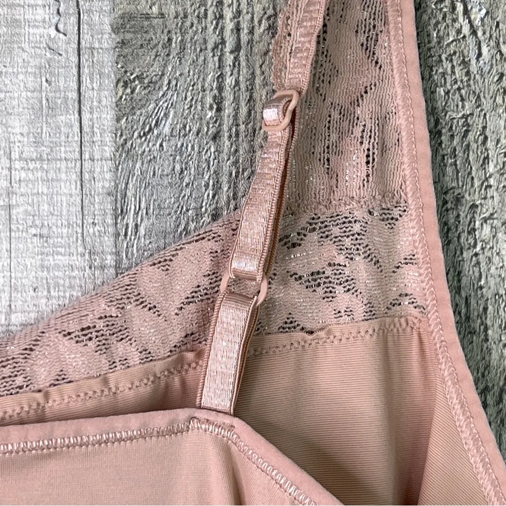 Vassarette XL Lace Tan Cami with Adjustable Straps - Image 4
