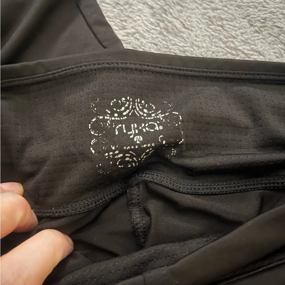 Ryka black capri work out pants size medium - Image 3