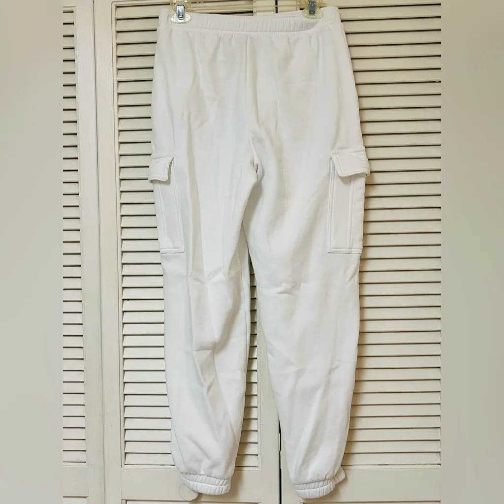 Universal Thread Women’a White Cargo Joggers - Size Small - EUC - Image 2