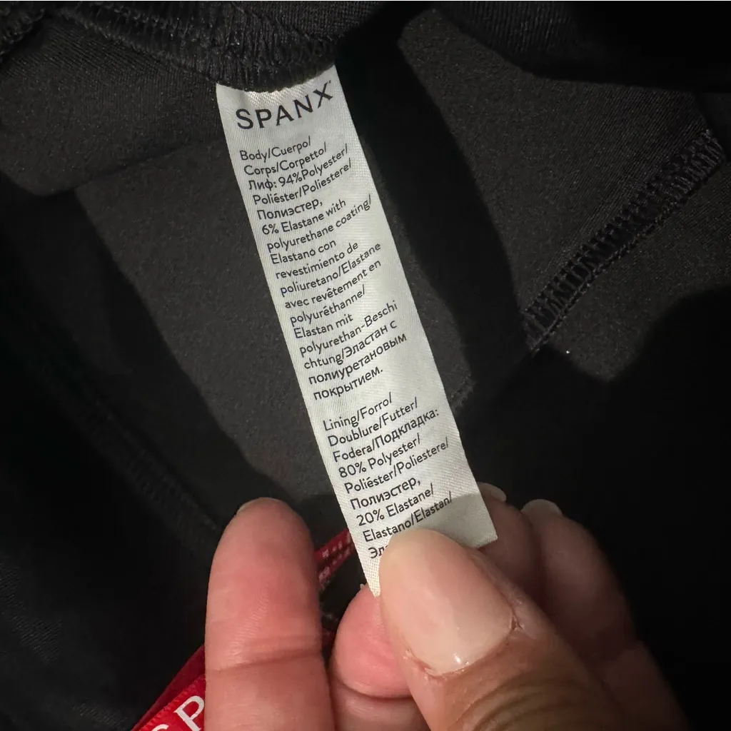 Spanx Faux Patent Leather Leggings‎ in Classic Black Size Small Tall - Image 4