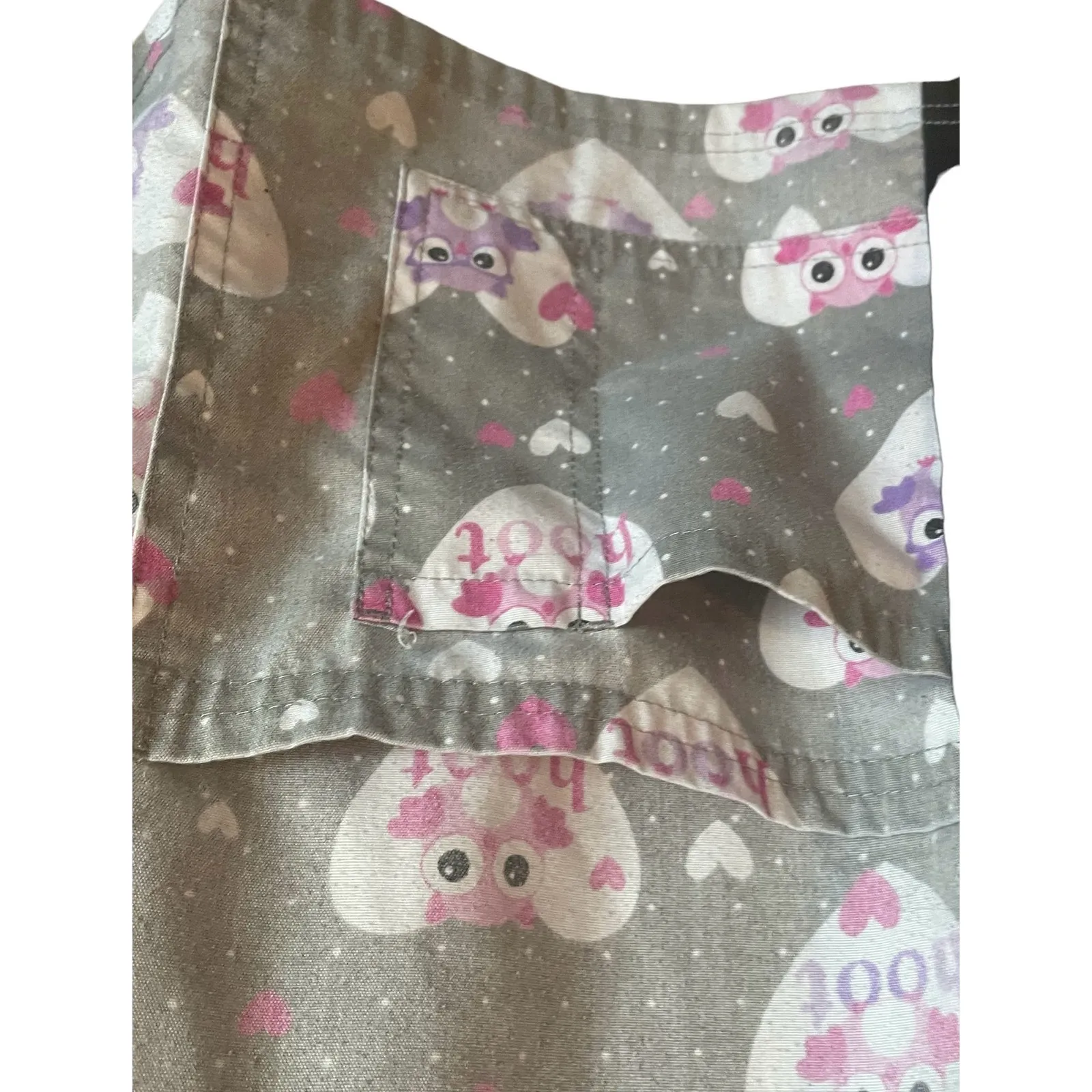 Divine by JDM Women Scrub Top M Gray‎ Owl Print V Neck Nurse Casual Workwear Gray Size M - Image 4