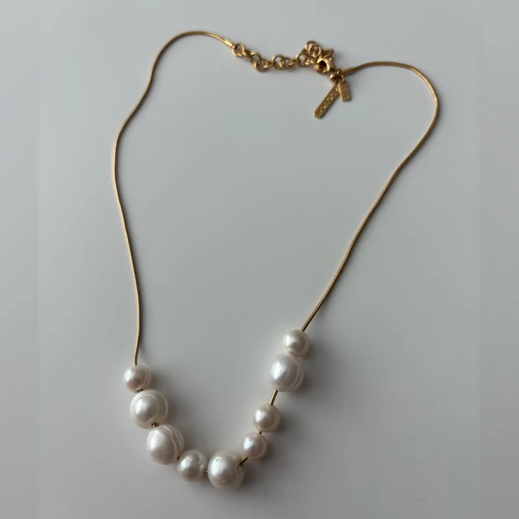 NWOT Lele Sadoughi  Gold and White Pearl Necklace - Image 3