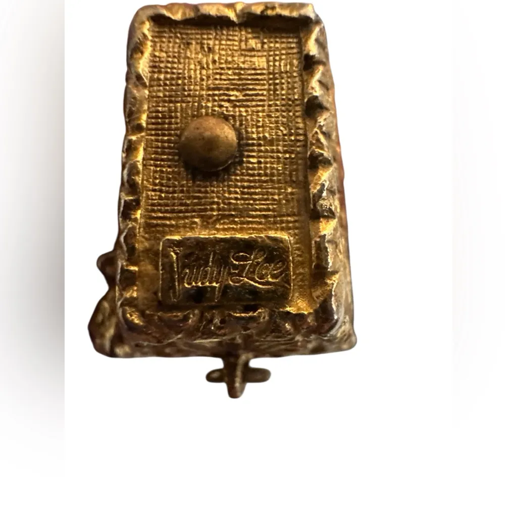 Rare JUDY LEE Signed Treasure Chest Faux Pearl Rhinestone Gold Charm Bracelet - Image 6