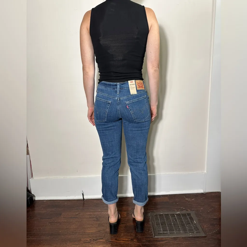 Levi Strauss Boyfriend Mid Rise Jeans Ankle Crop Size 4 NWT - Image 2